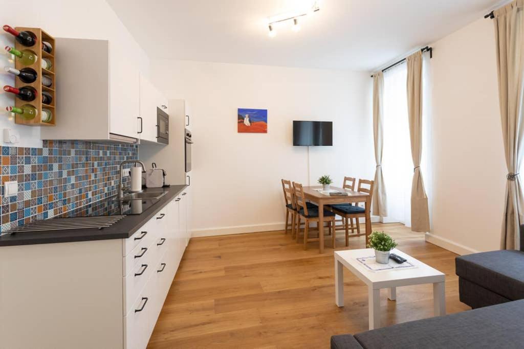 14 C&J'S Apartment Wien Eksteriør billede